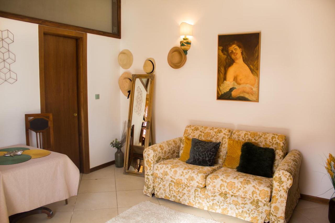 9 Stylish Suite In Unirii Square تيميشورا المظهر الخارجي الصورة