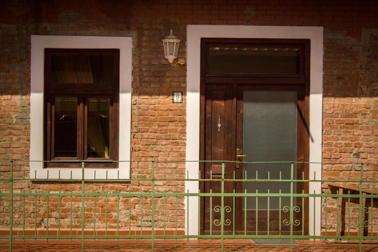 9 Stylish Suite In Unirii Square تيميشورا المظهر الخارجي الصورة